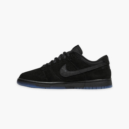 DUNK 'UNDEFEATED'