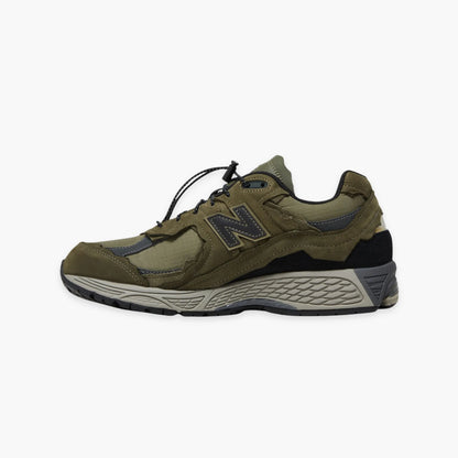 NB 2002R 'DARK MOSS'